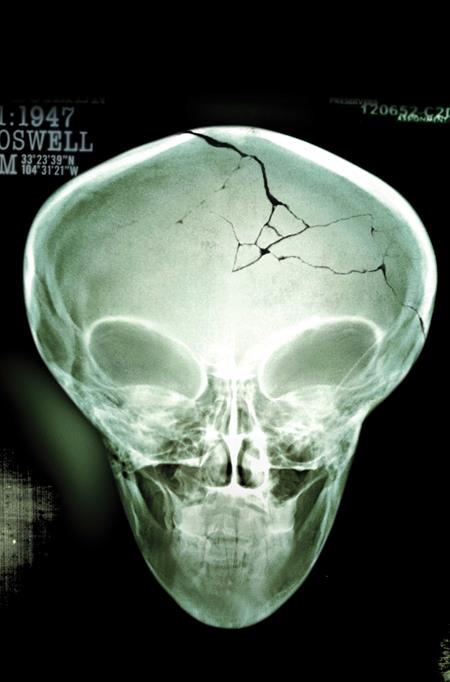 X-Files (2026) #1 (Cover G — Roswell Photo (Foil))