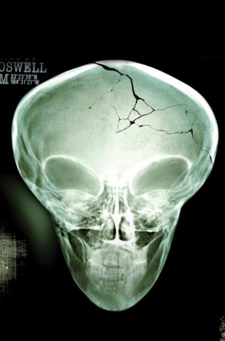 X-Files (2026) #1 (Cover H — Roswell Photo (Foil Virgin))